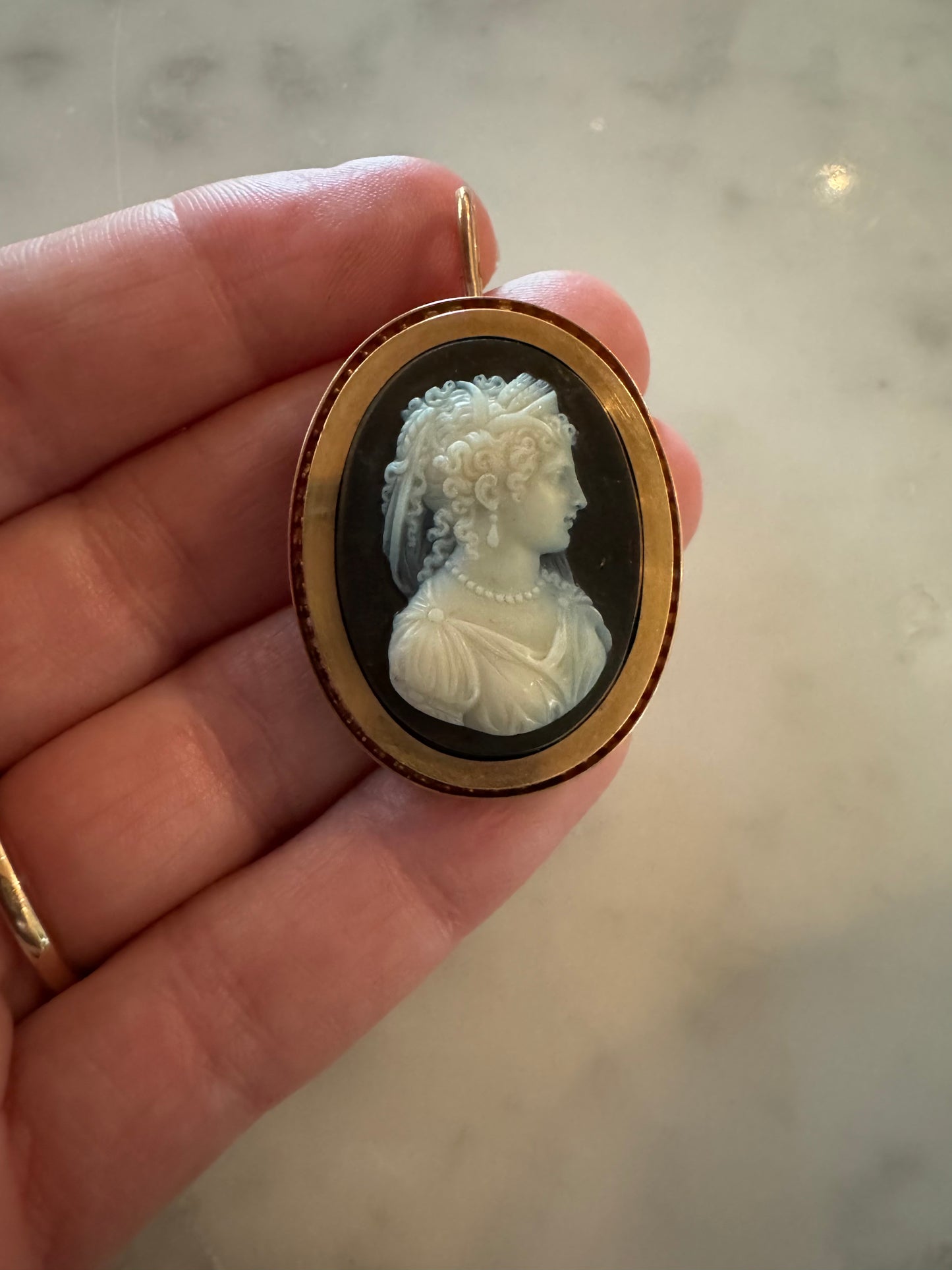 Antique Onyx Cameo Pendant/Brooch